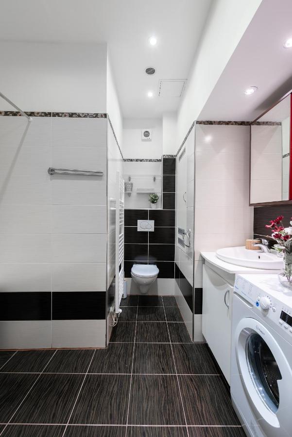 10 Min City Centre 5 People Apartment, Free Coffee Praga Exterior foto